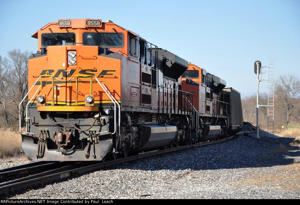 DPU's shove empties north into the siding